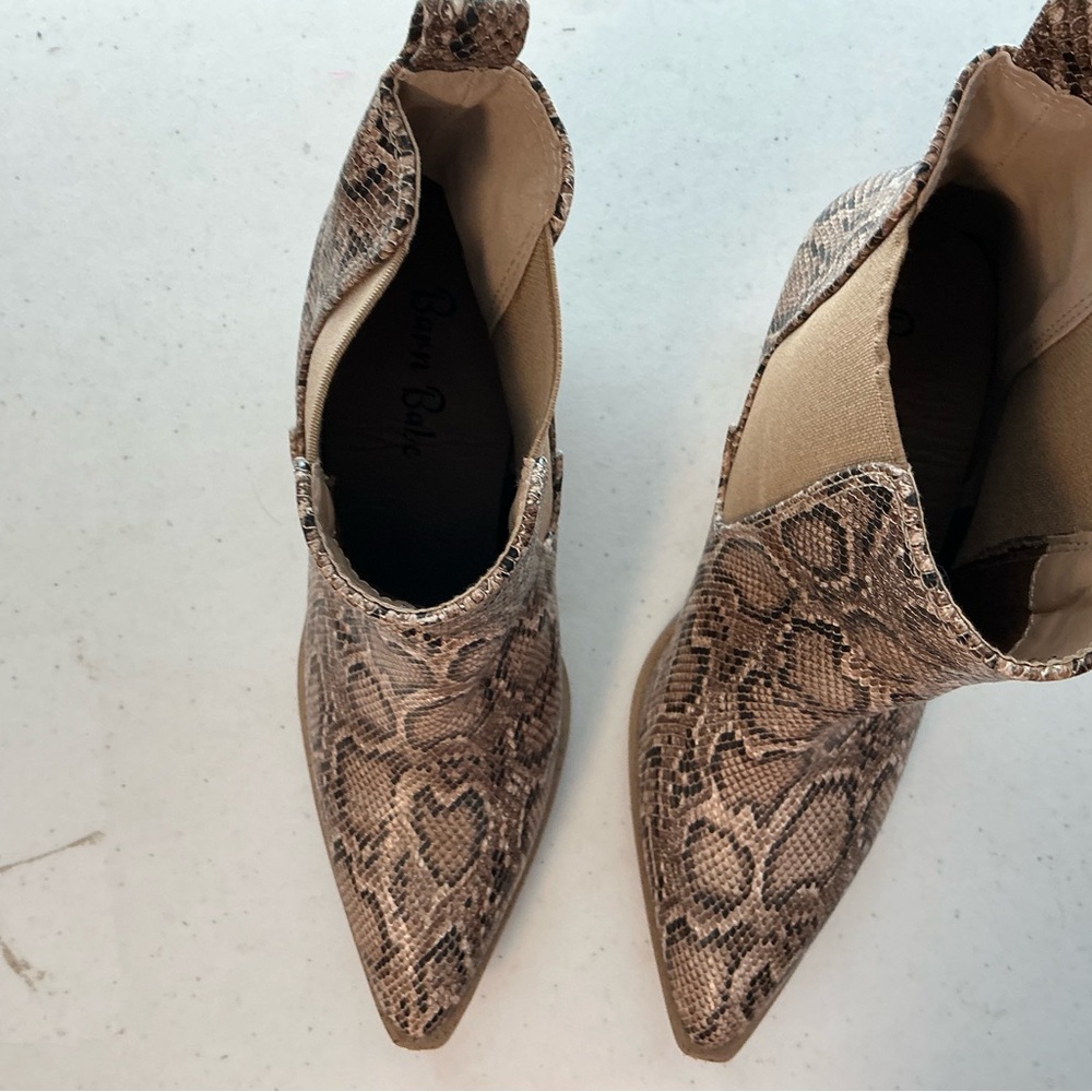 Stylish Snakeskin Pattern Ankle Booties - Picture 5 of 5